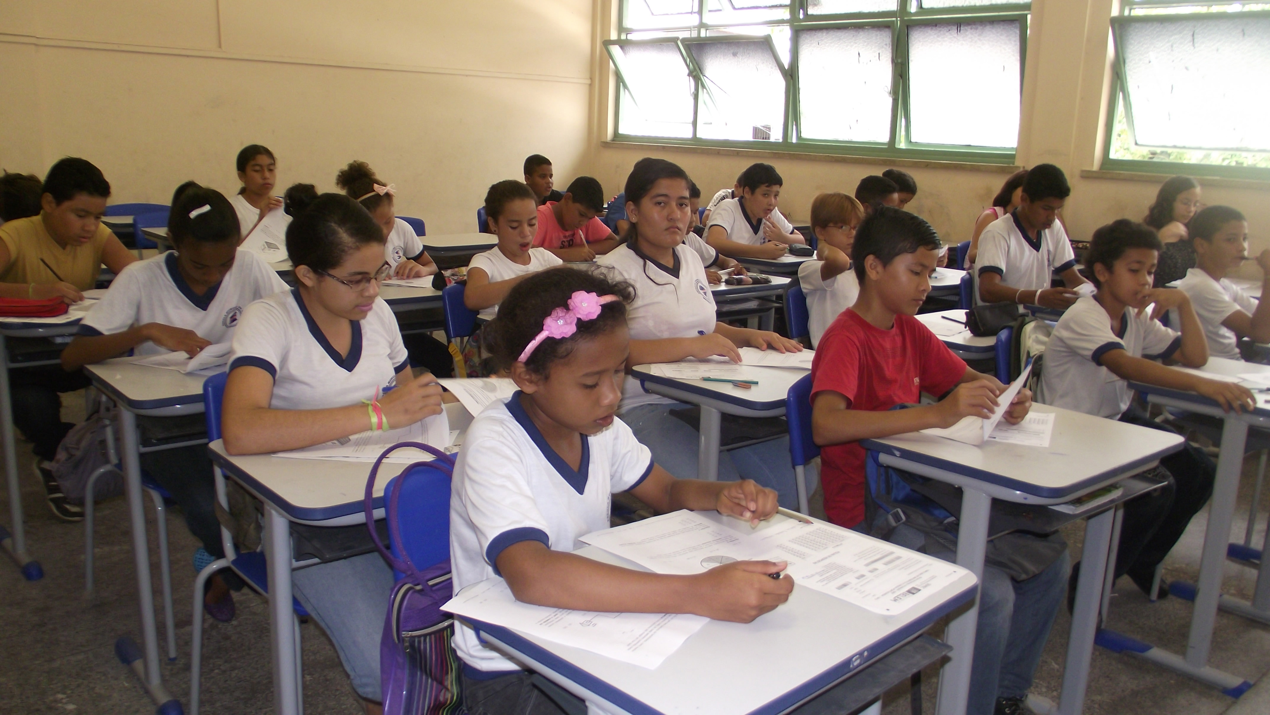 Participação de pais na vida escolar melhora desempenho dos filhos